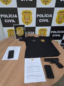 PCDF apreende camiseta e documento falsificado de homem que se passava por policial