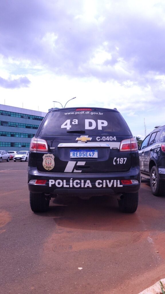 Homem é preso após tentar matar companheira a facadas no Guará