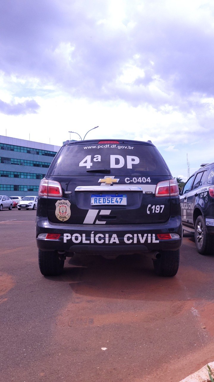 Homem é preso após tentar matar companheira a facadas no Guará