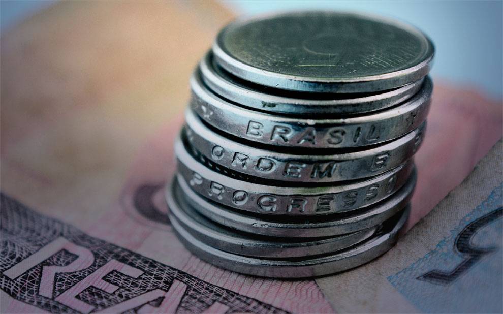 Mercado mantém PIB no ano em 1,98%, mas corta previsão de 2027