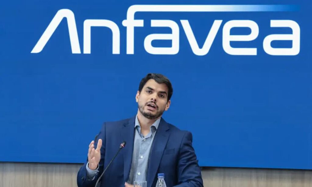 Anfavea vê morosidade, mas ainda aposta que crédito a motoristas de aplicativos vai destravar