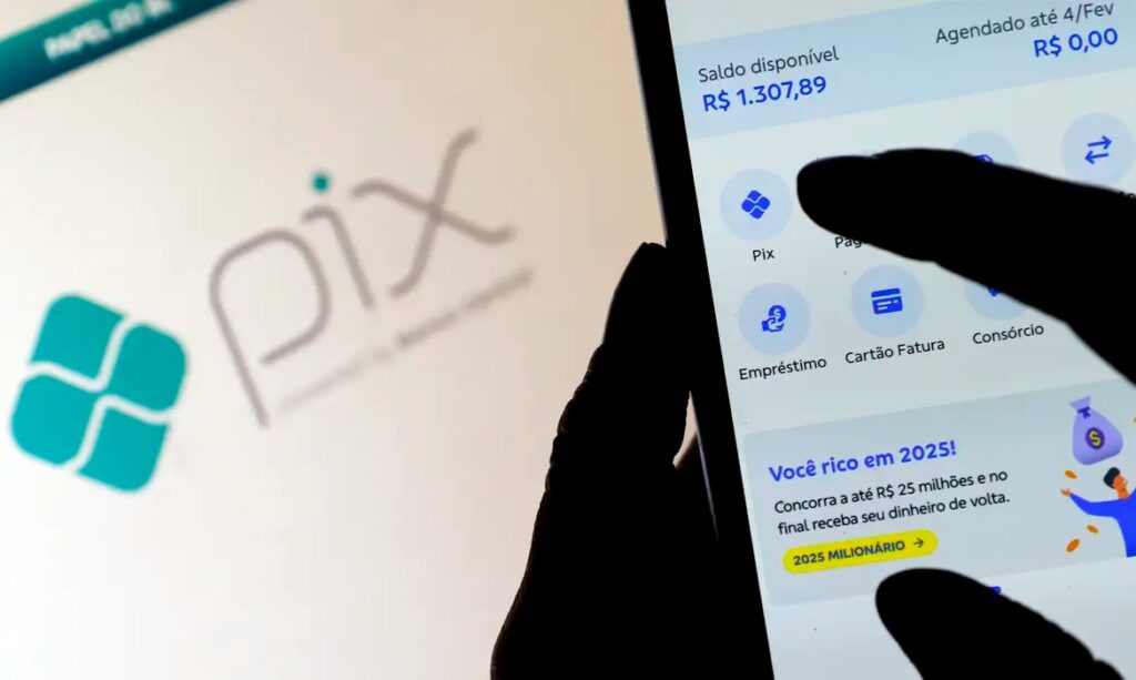 Pix volta a funcionar após instabilidade neste domingo (23)