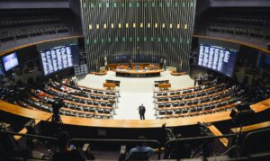 Veja quem lidera a corrida pelas oito cadeiras do DF na Câmara dos Deputados