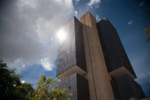 Copom reduz taxa Selic pela quarta vez e juros recuam a 14% a.a.