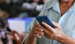 Pesquisa aponta alta de golpes digitais e preocupação com IA