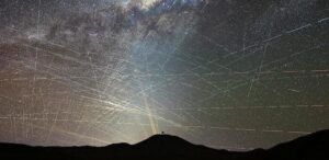 Proliferação de satélites põe em risco observações astronômicas