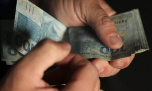 Inflação desacelera a 0,07% em julho e fica abaixo do teto da meta