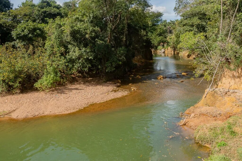 MPDFT abre inquérito para investigar danos ambientais no Rio Melchior