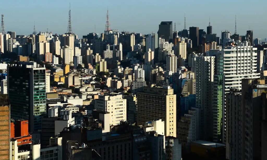 Vendas de imóveis crescem 5,3% no segundo trimestre, apesar de juros altos, aponta Cbic