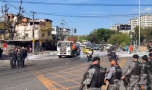 Manifestações bloqueiam vias e travam trânsito na zona norte do Rio