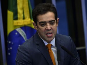Bruno Dantas oficializa saída antecipada do TCU