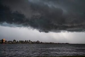 Defesa Civil apura ocorrência de tornado após tempestade em Santa Catarina