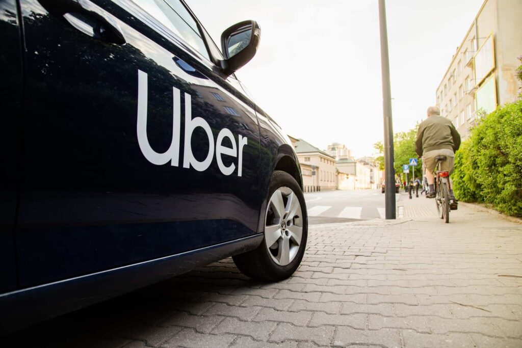 Procuradoria do Trabalho processa Uber em R$ 321 mi por taxa obrigatória a motoristas