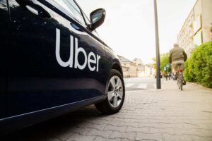 Procuradoria do Trabalho processa Uber em R$ 321 mi por taxa obrigatória a motoristas