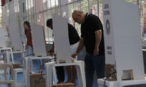 “Vou votar por consciência, por mim e por meus netos”, diz idosa de 90 anos de idade