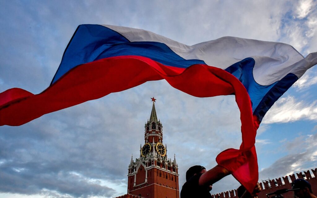 Ataque da Ucrânia mata 7 e fere 40 em praia na Rússia