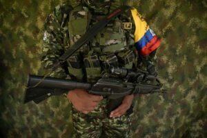 Militares e policiais peruanos entram em confronto com dissidentes das Farc na fronteira com a Colômbia