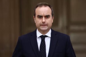 França propõe grande ajuste fiscal para melhorar finanças públicas