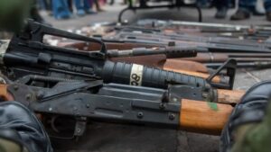 México apreende 210 armas de fogo perto da fronteira com os EUA