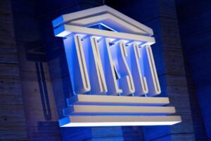 Unesco pode exercer papel “moderador” no debate sobre IA, afirma diretor