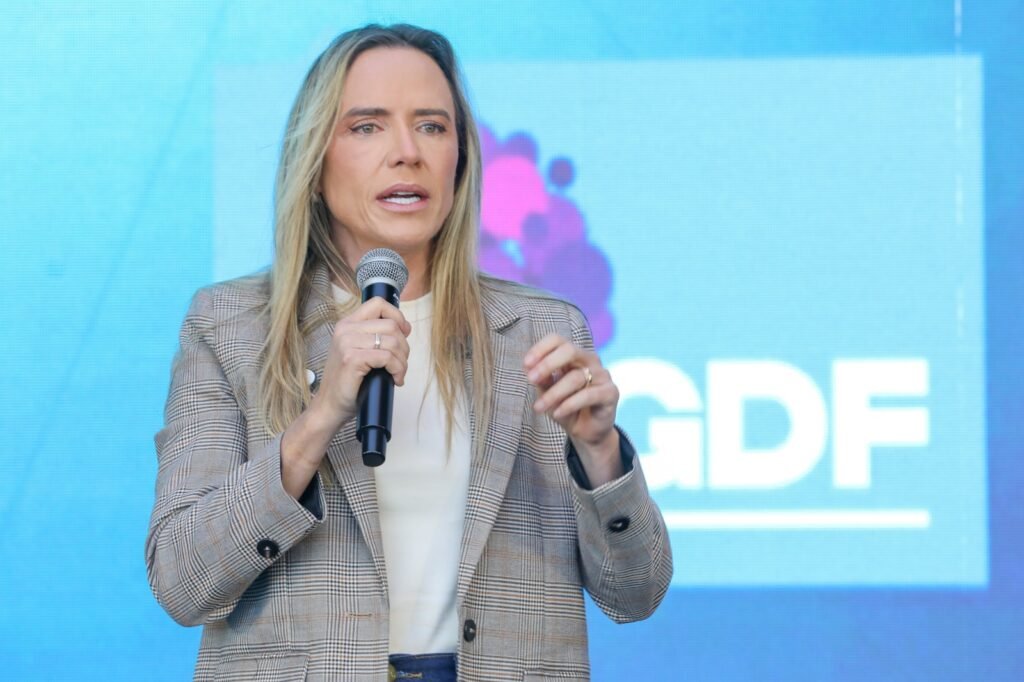 Avante abraça Celina Leão e Gim Argello sela apoio à reeleição da governadora