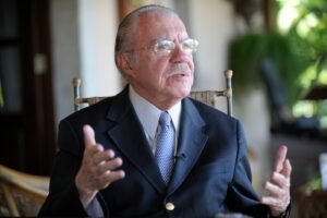 José Sarney é internado no Sírio-Libanês para tratar pneumonia