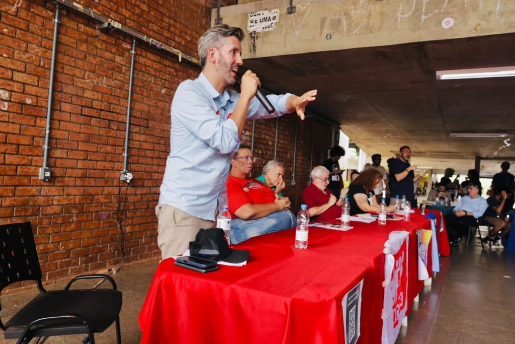 Grass critica transporte para estudantes da UnB e promete ampliar linhas e horários
