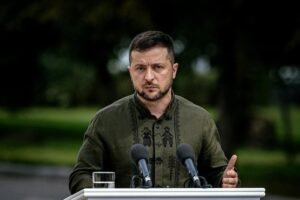 Zelensky espera retomar negociações de paz com Rússia e EUA em setembro