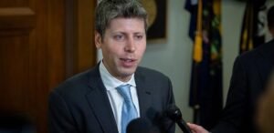 CEO da OpenAI pede freio na IA e coordenação global contra riscos