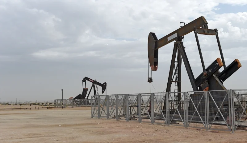 Petróleo fecha em alta por falta de avanços diplomáticos entre Irã e EUA