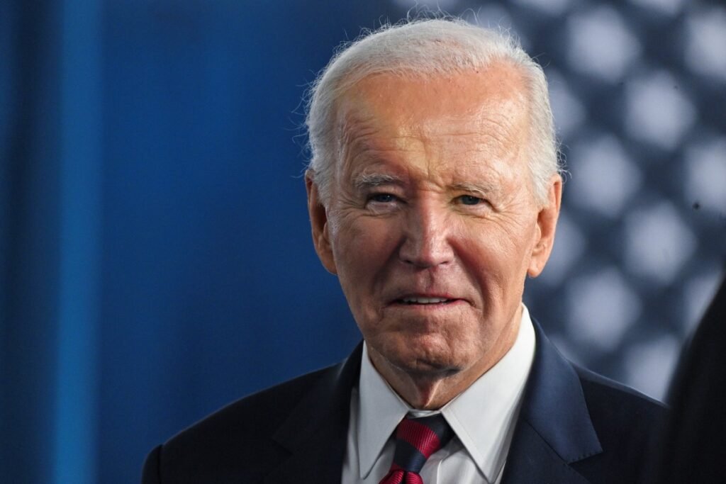 Biden diz que câncer de próstata está sob controle após tratamento