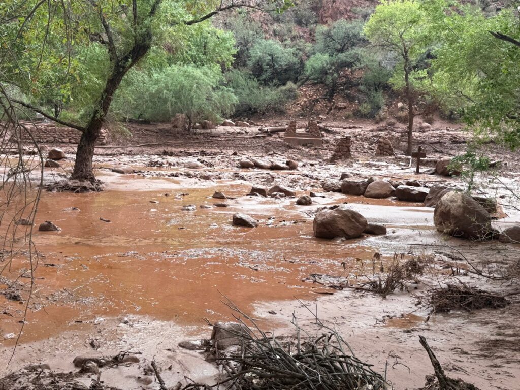 Dois mortos e vários desaparecidos após inundação repentina no Grand Canyon