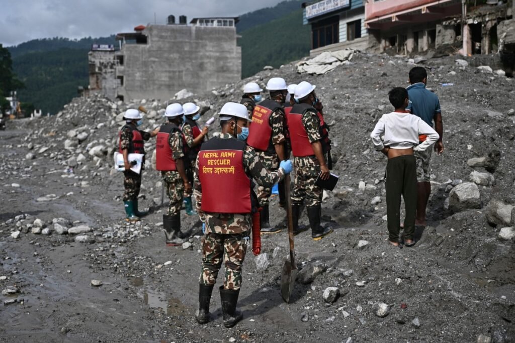 Nepal tem dia de luto 13 dias após avalanche devastadora