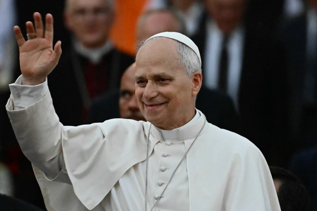 Leão XIV revoga cortes salariais de cardeais e altos funcionários do Vaticano