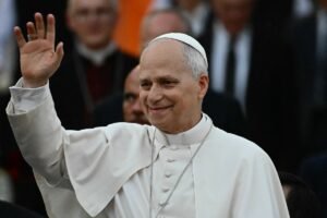 Leão XIV revoga cortes salariais de cardeais e altos funcionários do Vaticano