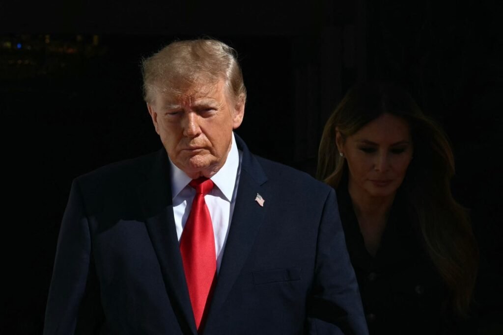 Trump compartilha diversos links de notícias do Just the News e reforça agenda pró-governo