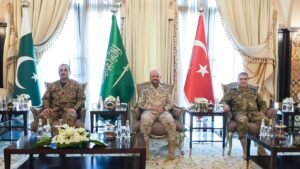 Turquia, Paquistão e Arábia Saudita se reúnem para falar sobre ataques houthis