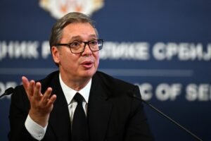 Presidente da Sérvia renuncia para concorrer ao cargo de premiê nas eleições antecipadas