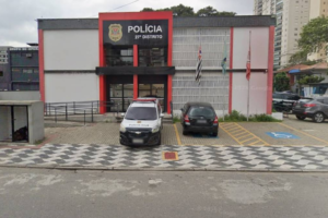 Criminosos invadem casa, fazem família refém e levam joias e arma em São Paulo