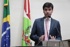 Promotoria pede multa de R$ 795 mil a ex-delegado-geral por condução do caso Orelha