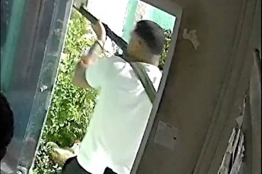 Grupo armado invade condomínio para forçar moradores a contratar internet clandestina no RJ