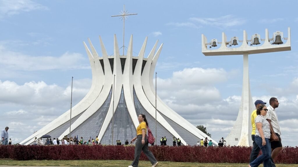 Brasília terá sol, nuvens e previsão de chuva com trovoadas nesta quinta-feira