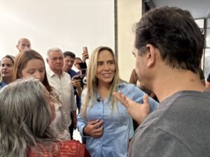 Celina Leão assina ordens de serviço no Gama e visita a estrutura de serviços para a população