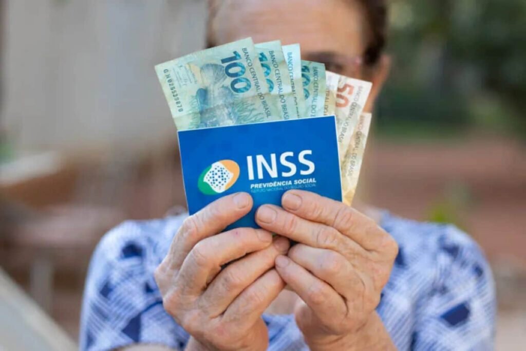 STJ limita atrasados do INSS na Justiça e libera concessão de benefício por robôs