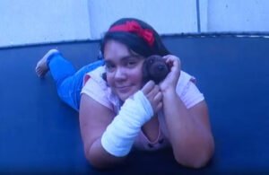 Justiça de SC autoriza prisão domiciliar para mulher de 38 anos que se passou por adolescente de 12