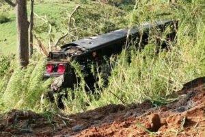Cinco morrem em acidente com ônibus em Cruzeiro, no interior de SP