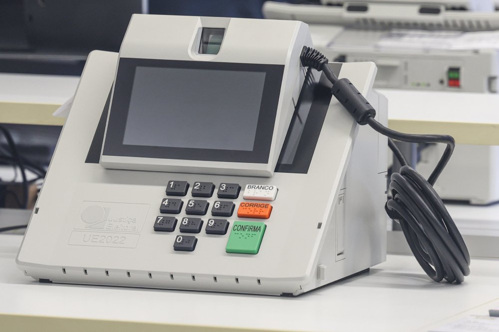 Datafolha: maioria não decidiu voto para senador e deputado