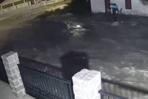 Tsunami meteorológico assusta pescadores e provoca alagamentos no litoral sul de SC