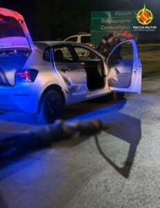 Jovens são presos após roubo de carro de aplicativo com facas no Recanto das Emas
