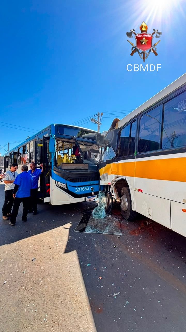 Colisão frontal entre dois ônibus deixa quatro feridos no Riacho Fundo II
